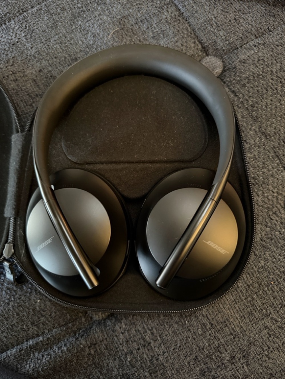 Bose 700 Slim Over-Ear Headphones - Black